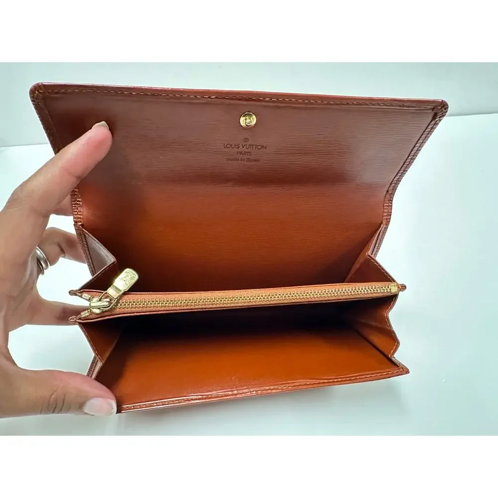 Authentic Vintage Louis Vuitton EPI Leather Long Wallet - Picture 10 of 13